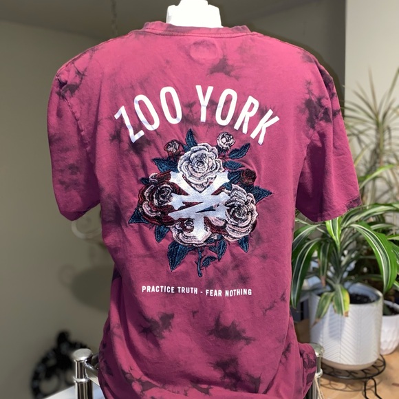💙 Zoo York Black and Pink Tie-Dye T-Shirt Featuring Elaborate Embroidery Size M - Picture 4 of 13